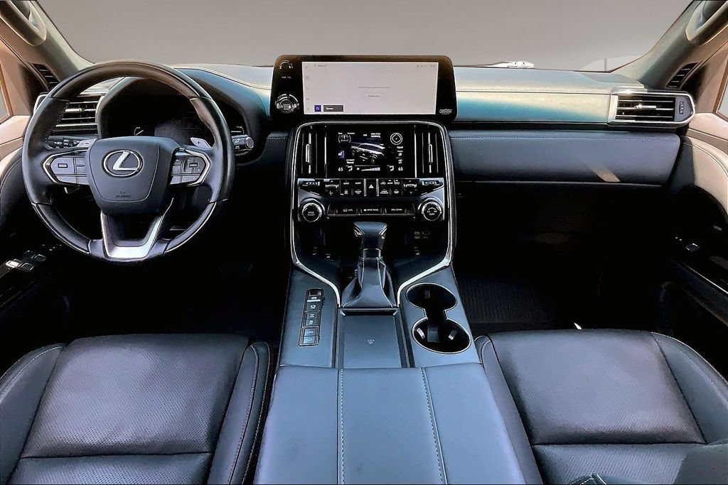Used 2024 Lexus LX 600 4WD w/ Luxury Package image 15