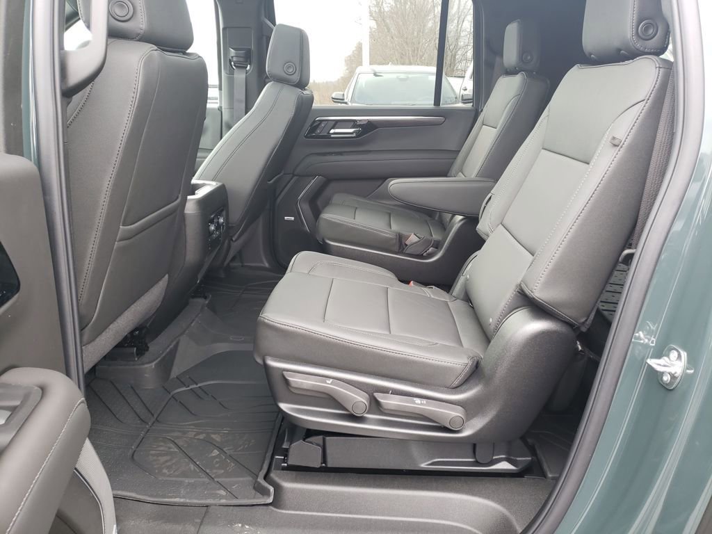 New 2026 Chevrolet Suburban Z71 w/ Comfort Package image 23