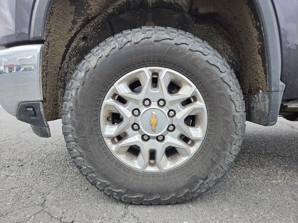 Used 2024 Chevrolet Silverado 2500 LT w/ Convenience Package image 12