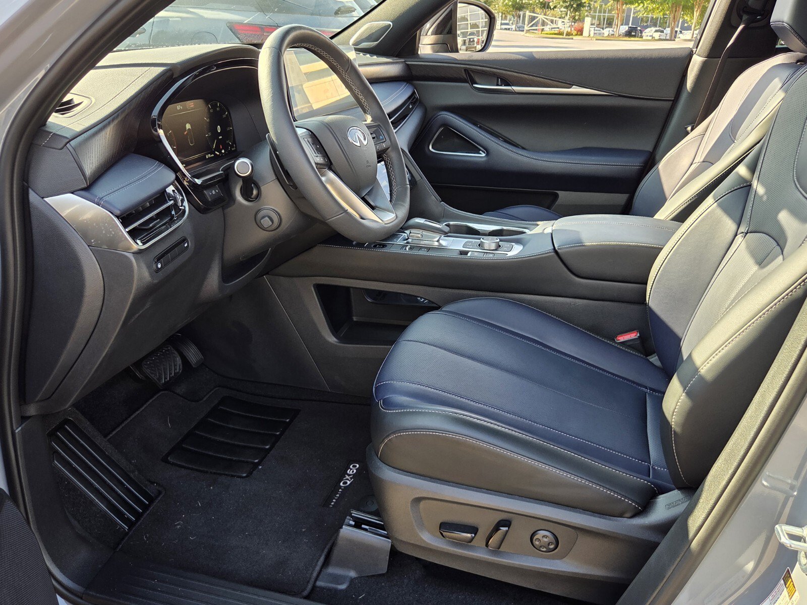 Certified 2026 INFINITI QX60 Sport w/ Dark Cargo Package AWD/4WD image 16