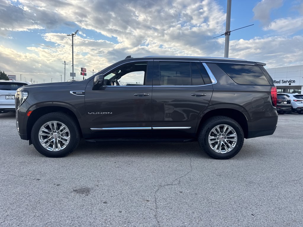 Used 2021 GMC Yukon SLT w/ SLT Premium Package AWD/4WD image 3