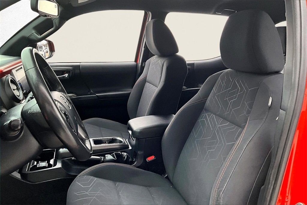 Used 2017 Toyota Tacoma TRD Off-Road image 19