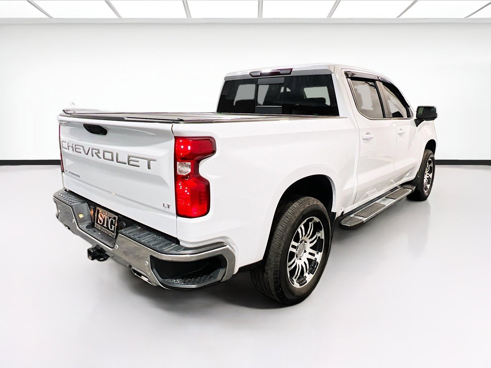 Used 2023 Chevrolet Silverado 1500 LT AWD/4WD image 4
