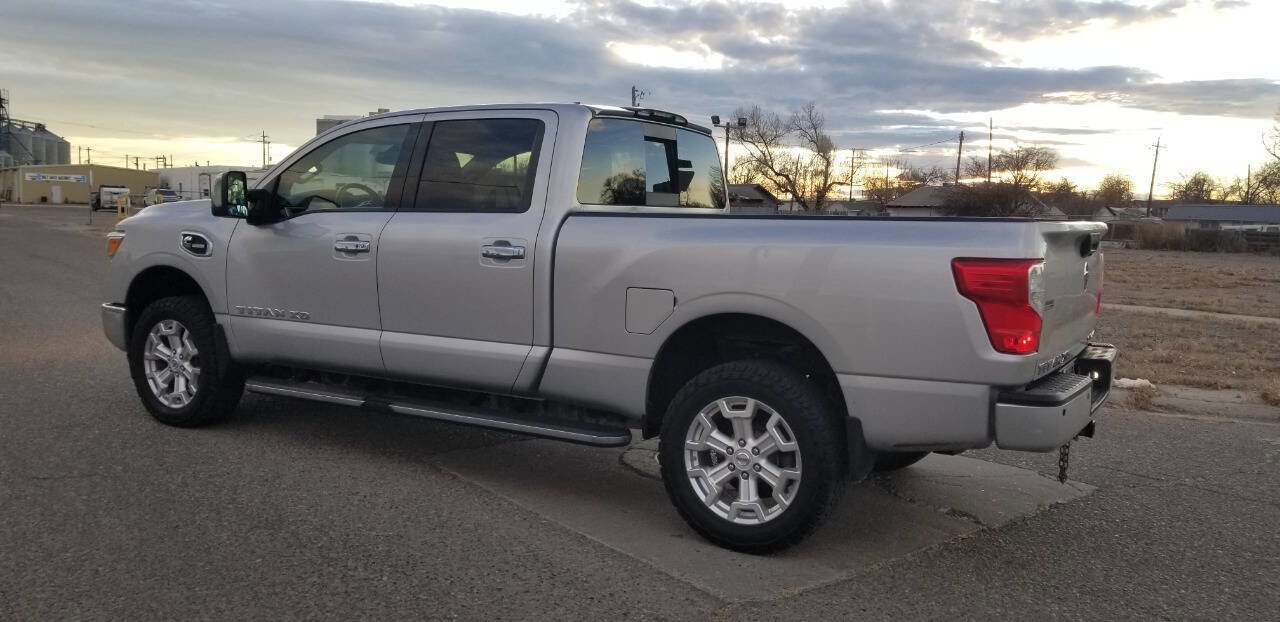 Used 2016 Nissan Titan SL AWD/4WD image 3