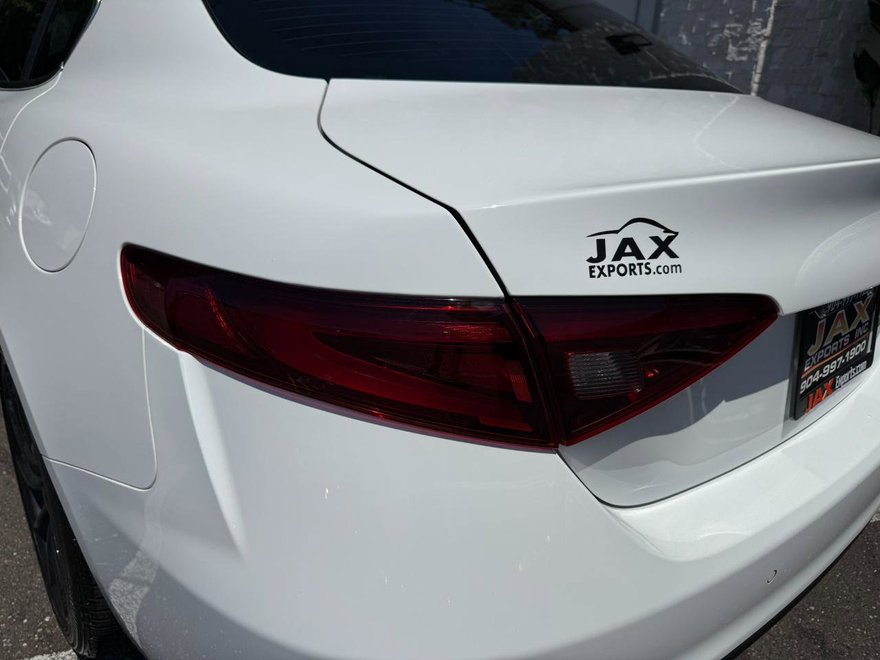 Used 2017 Alfa Romeo Giulia image 7