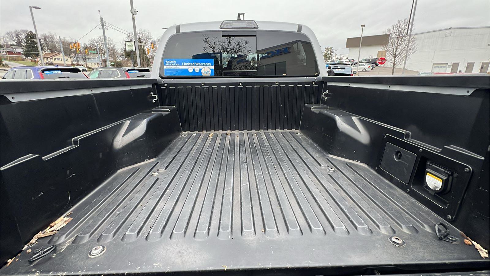 Used 2019 Toyota Tacoma TRD Off-Road image 16