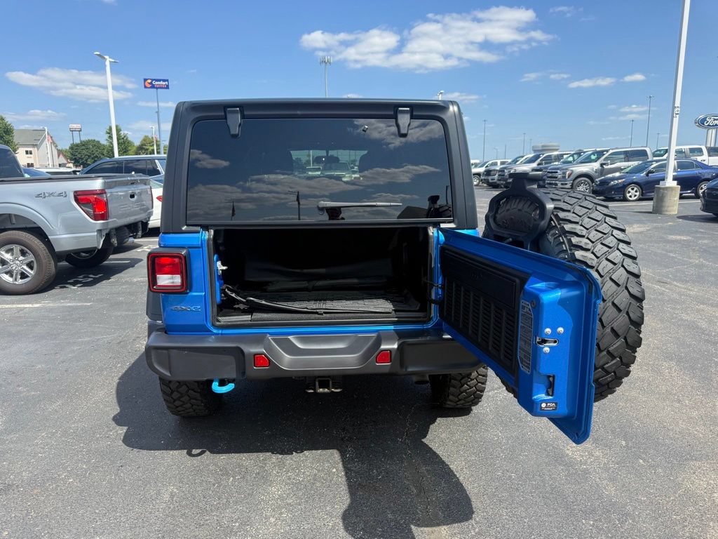 Used 2023 Jeep Wrangler Unlimited w/ Cold Weather Group AWD/4WD image 45