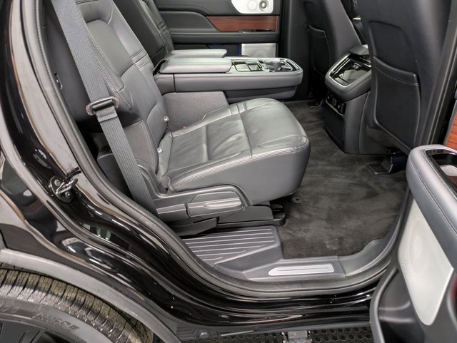 Used 2022 Lincoln Navigator Reserve image 25