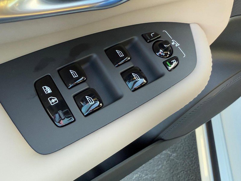 New 2026 Volvo XC90 B6 Plus w/ Protection Package Premier image 11