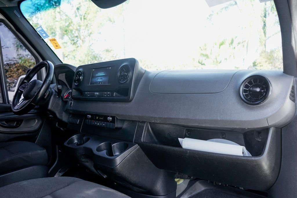 Used 2022 Mercedes-Benz Sprinter 1500 image 31