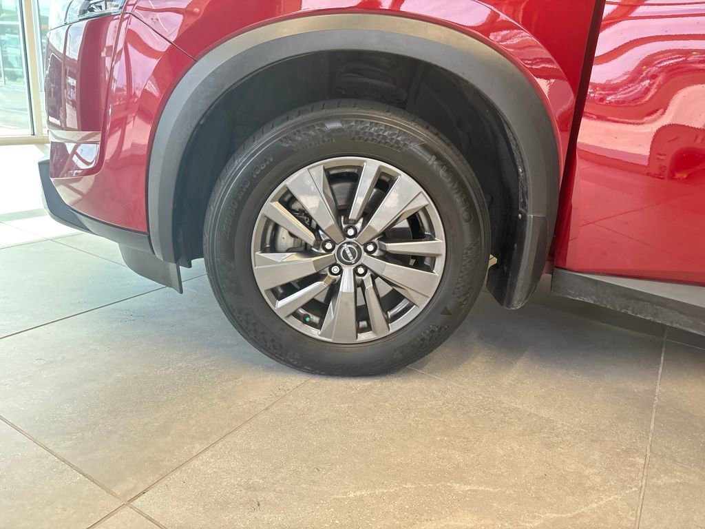 Used 2022 Nissan Pathfinder SV image 31