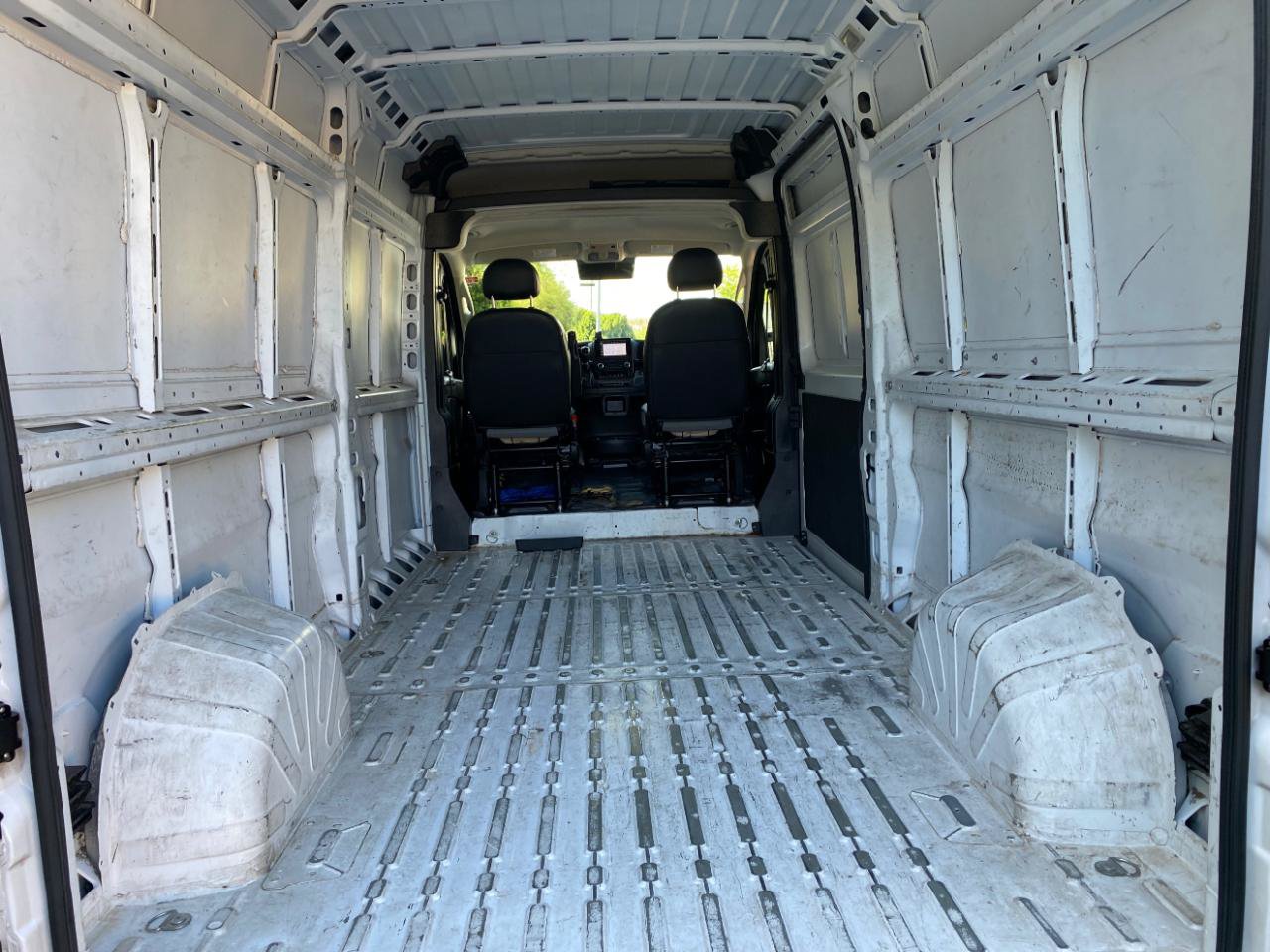Used 2022 RAM ProMaster 2500 w/ Convenience Group FWD image 12