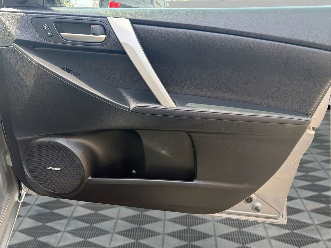 Used 2012 MAZDA MAZDA3 i Grand Touring image 25