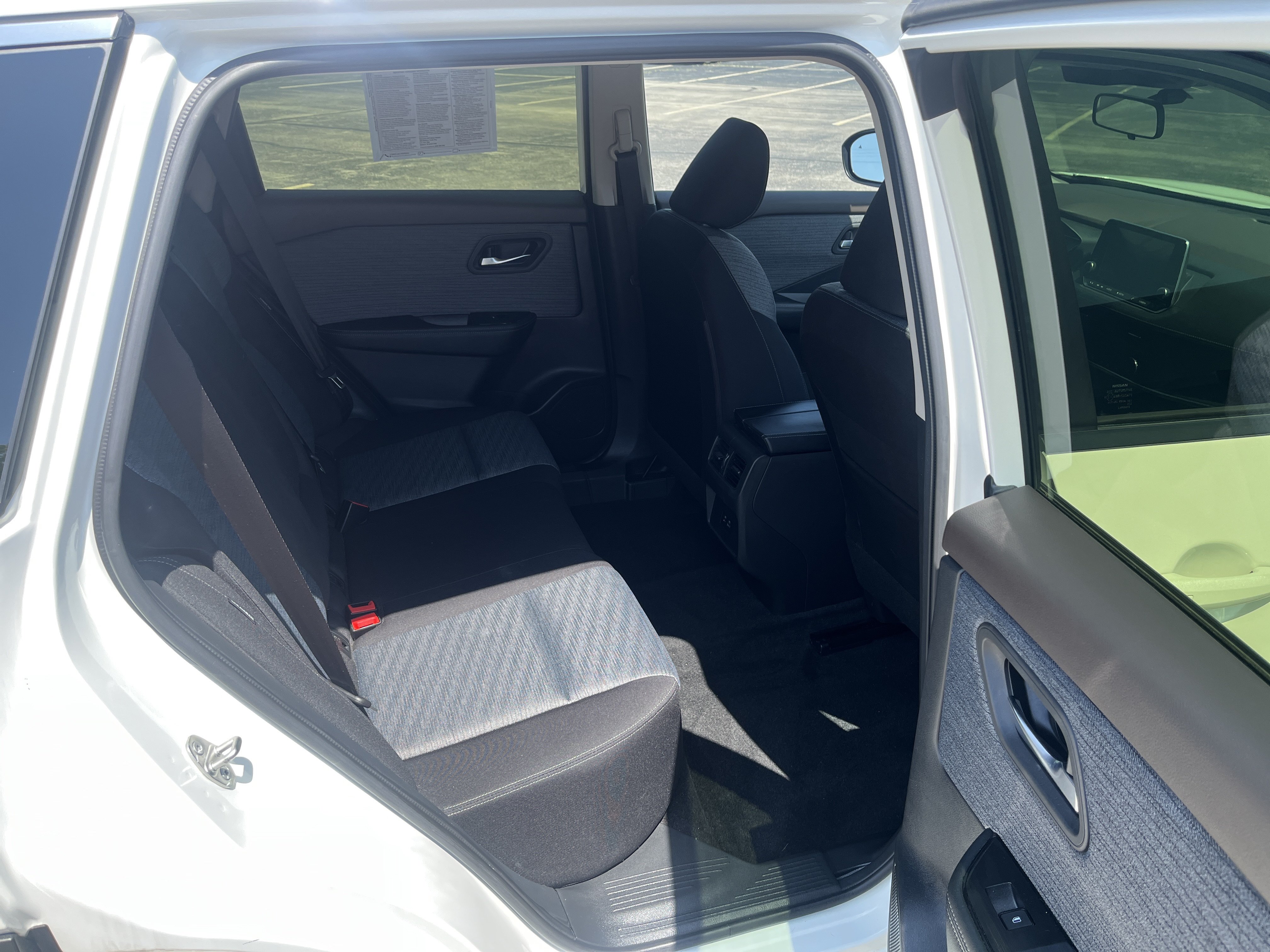 Used 2023 Nissan Rogue SV AWD/4WD image 13