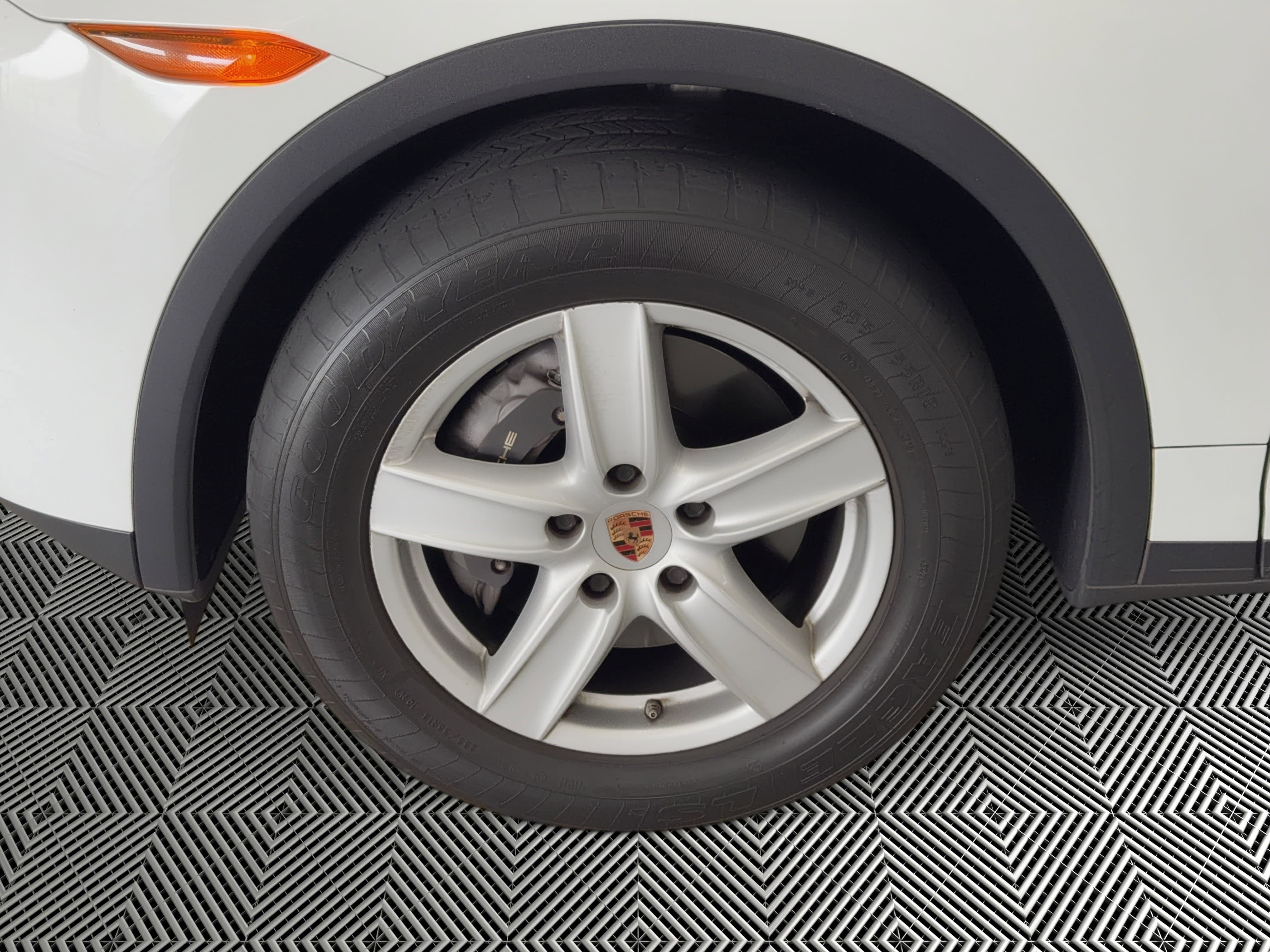 Used 2012 Porsche Cayenne AWD/4WD image 12