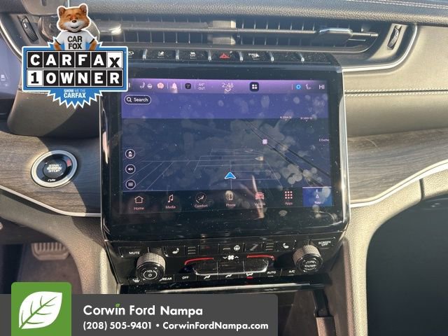 Used 2025 Jeep Grand Cherokee Limited image 12