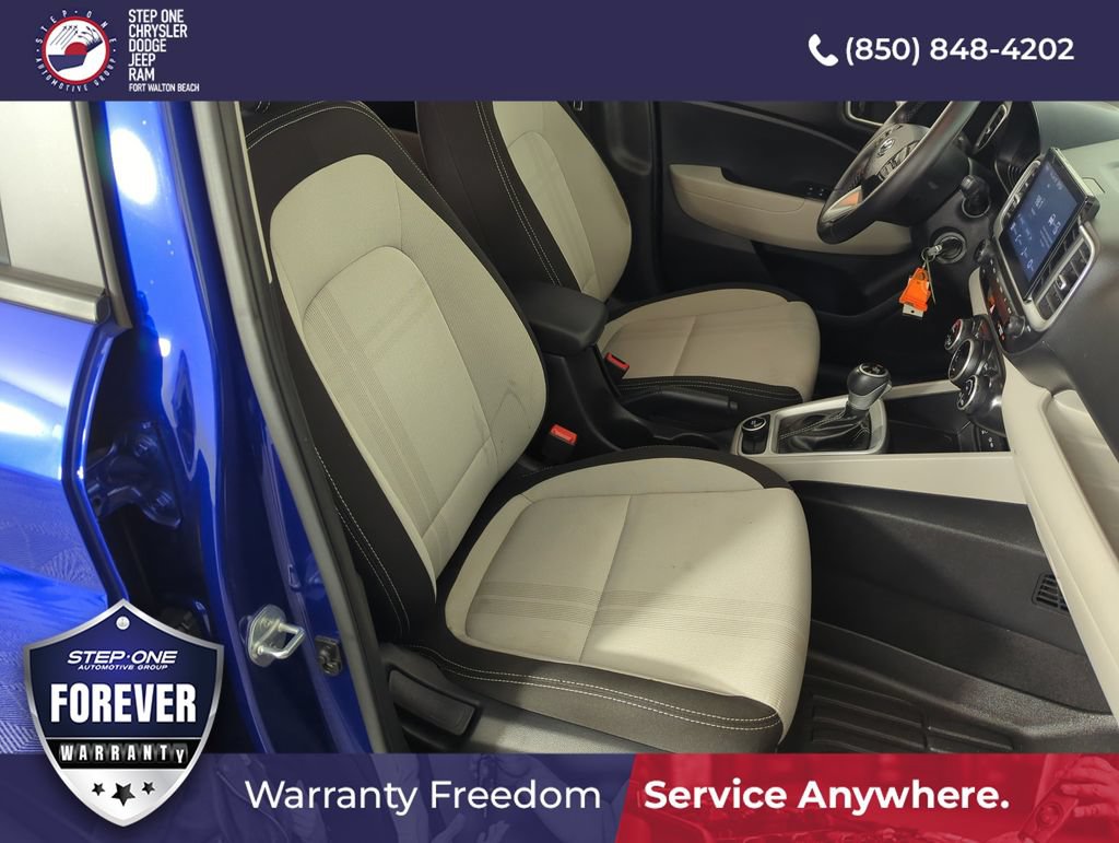 Used 2023 Hyundai Venue SEL FWD image 36
