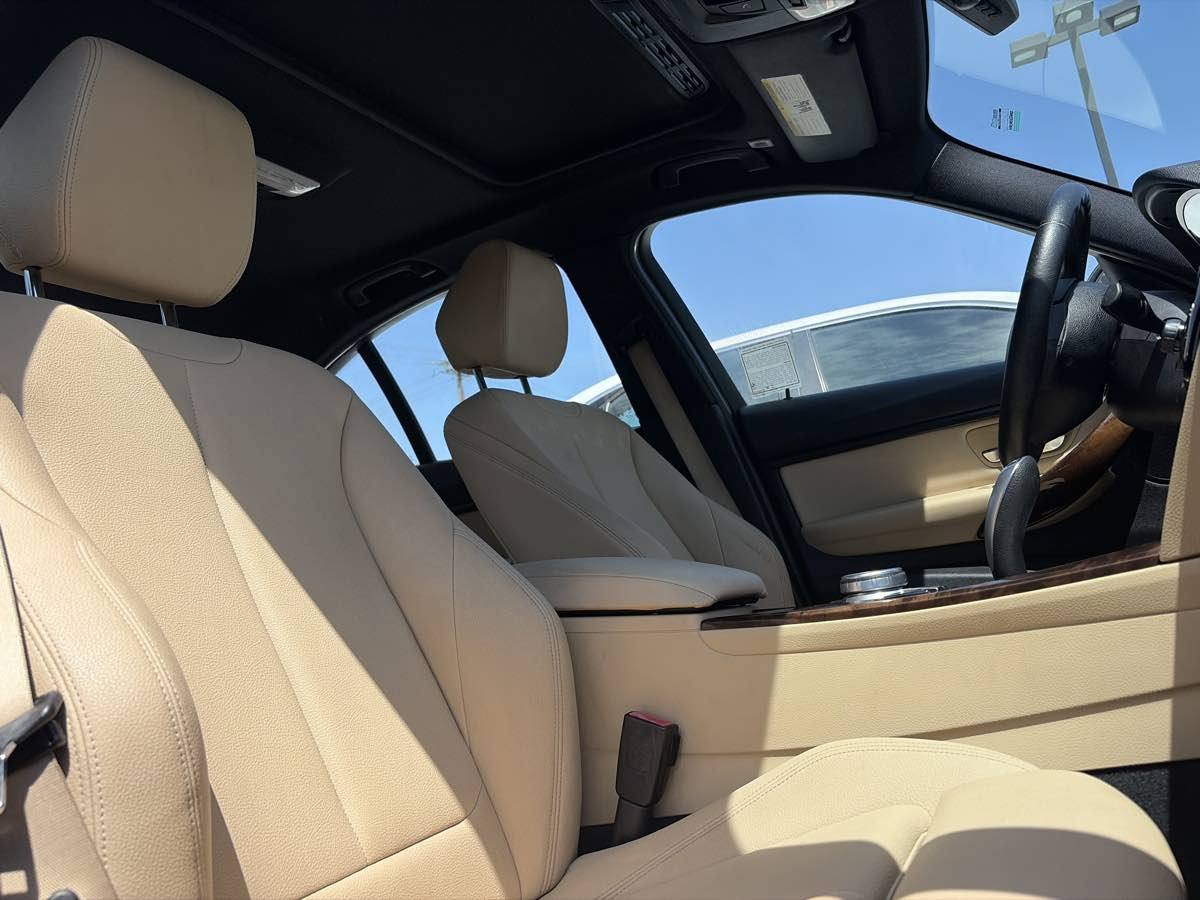 Used 2018 BMW 320i Sedan RWD image 33