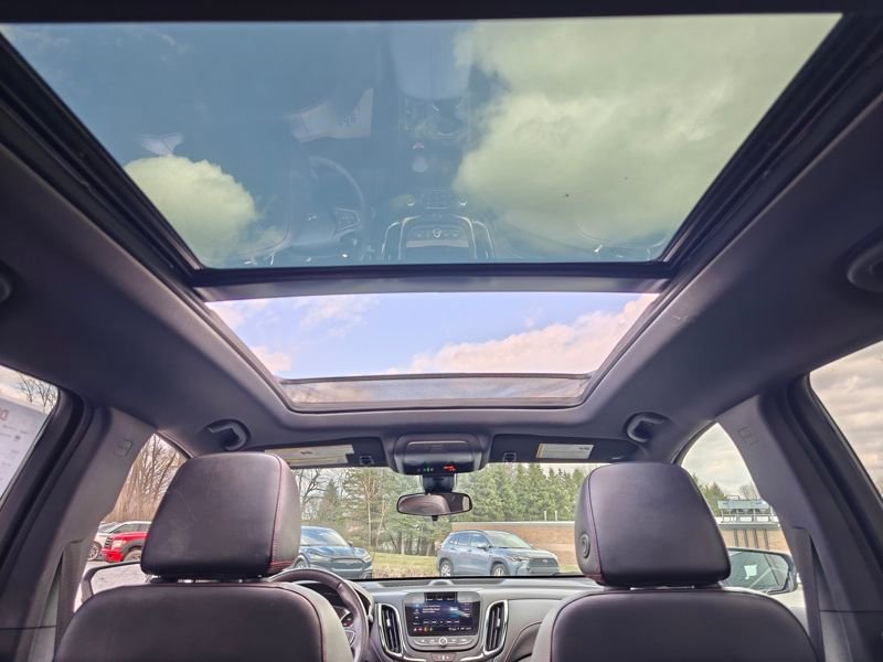 Used 2022 Chevrolet Equinox RS w/ RS Leather Package image 23