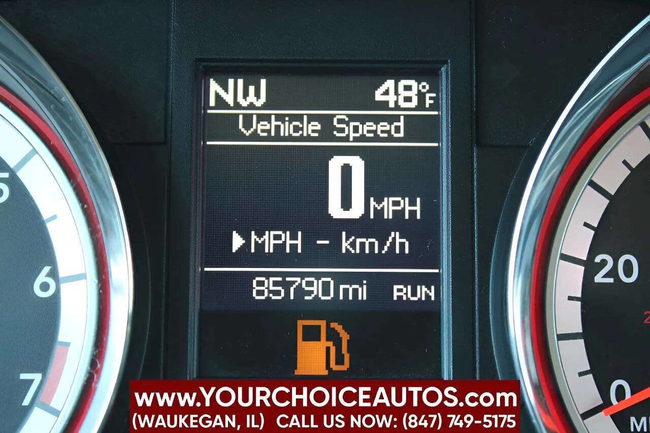 Used 2015 Dodge Grand Caravan SXT w/ Rear Park Assist Package image 32