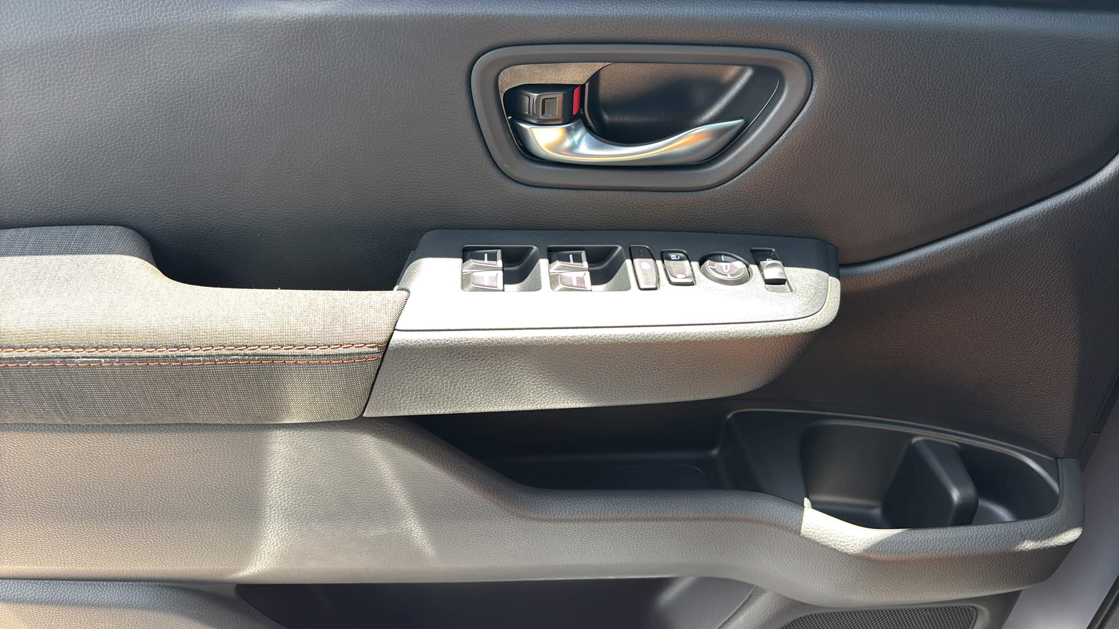 Used 2025 Honda Pilot Sport image 18