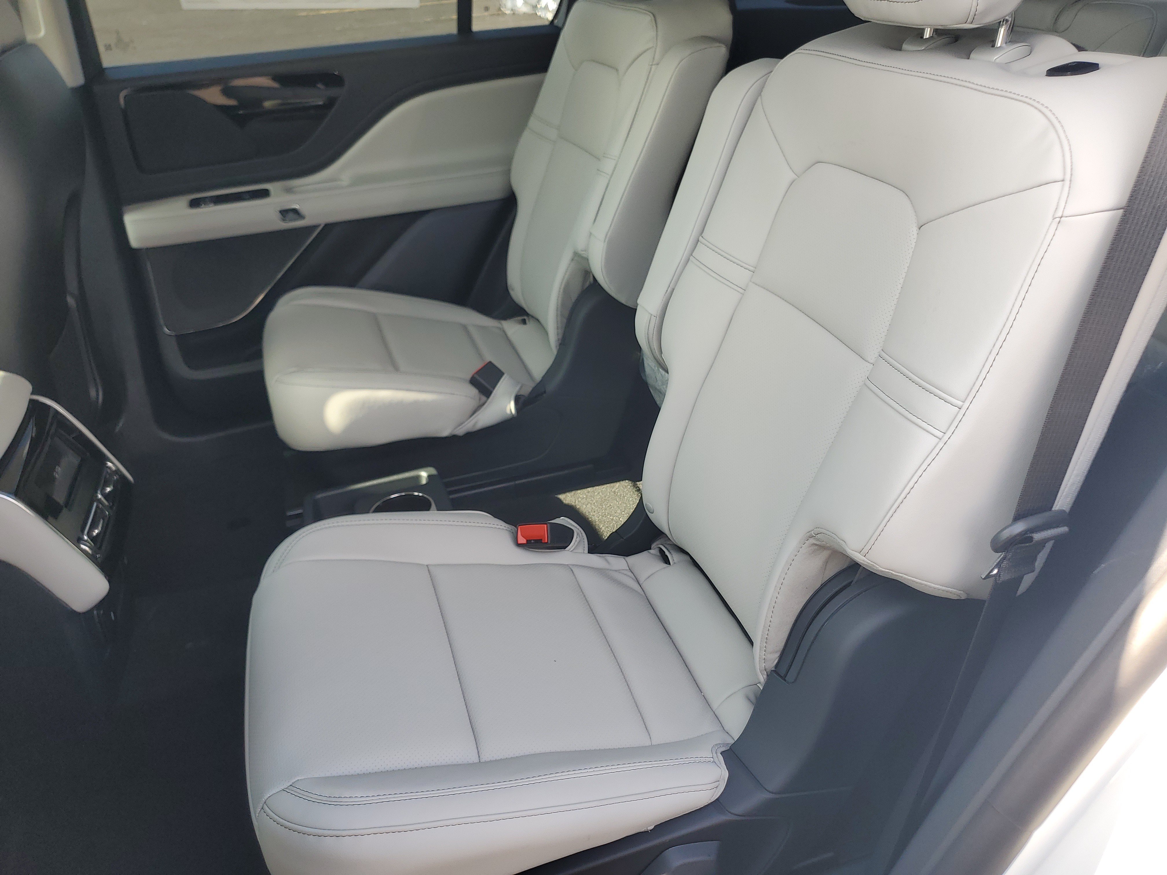 New 2026 Lincoln Aviator AWD image 26