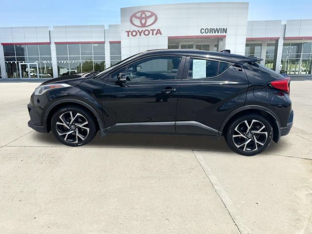 Used 2018 Toyota C-HR XLE FWD image 3