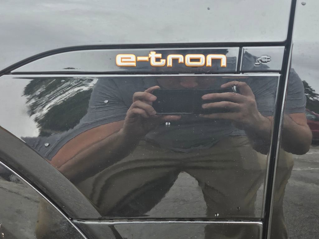 Used 2021 Audi e-tron Premium image 19