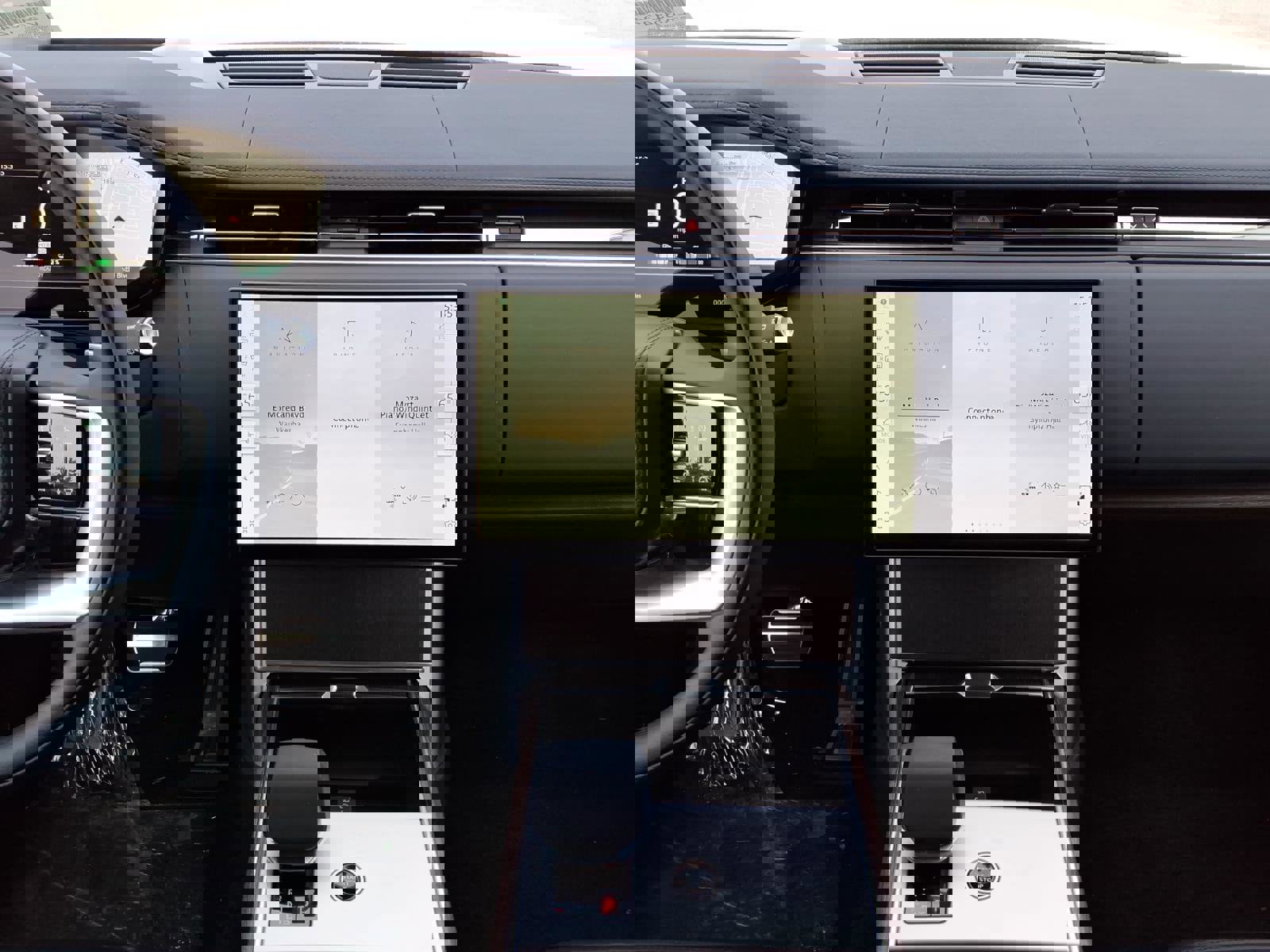 New 2026 Land Rover Range Rover SE image 17