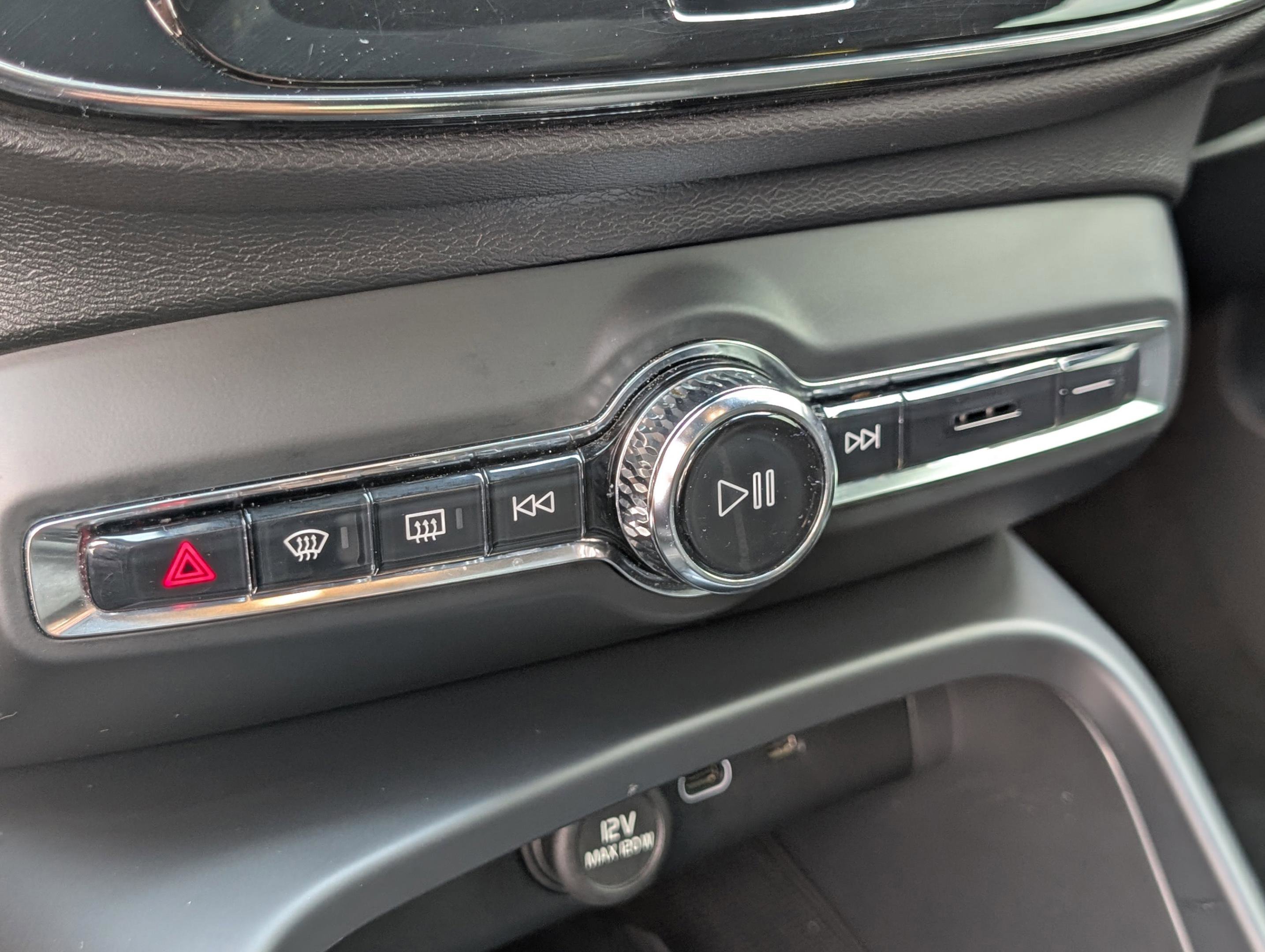 Used 2023 Volvo XC40 Recharge Ultimate w/ Protection Package Premier image 31