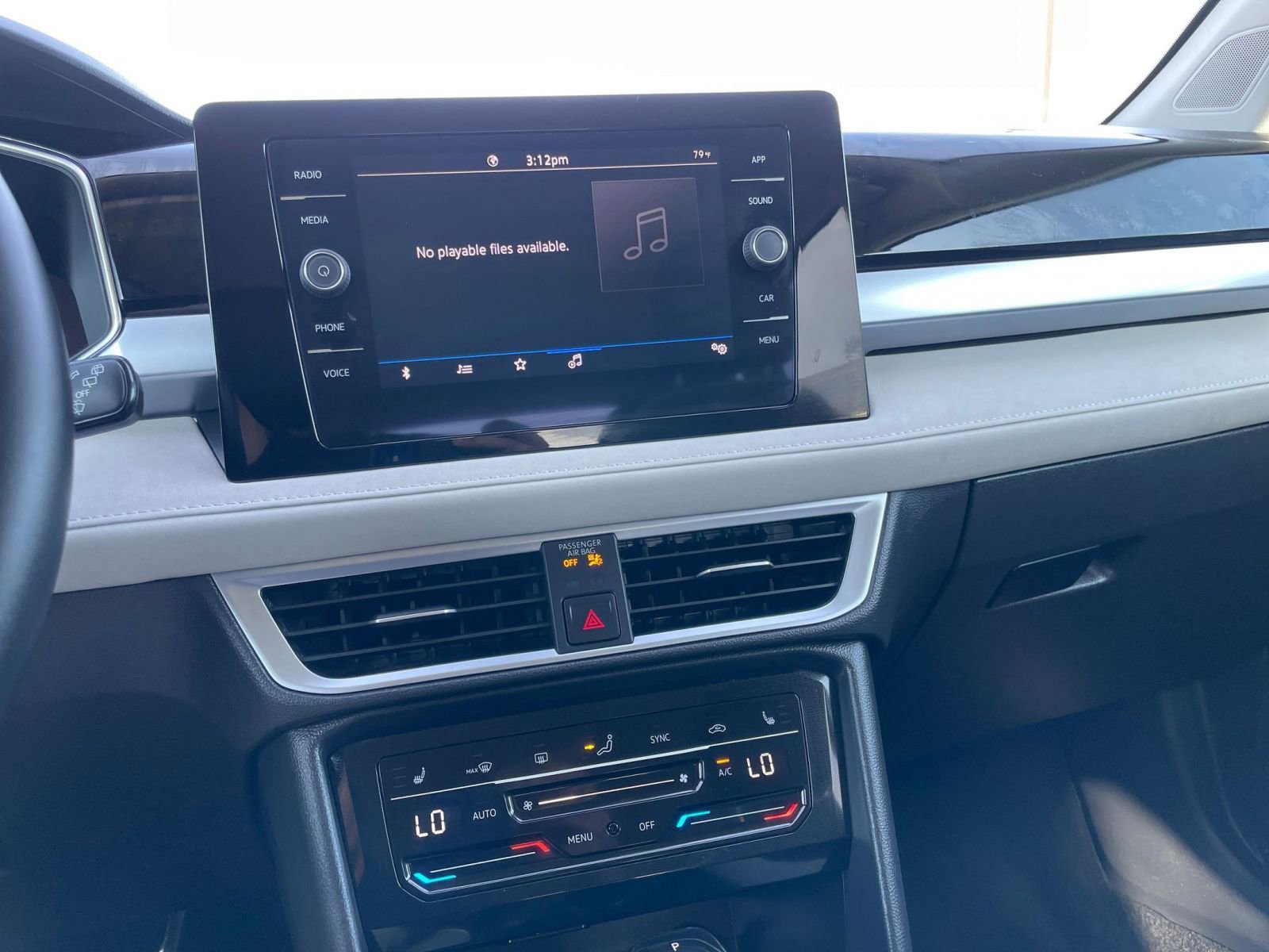 Used 2025 Volkswagen Taos SE image 17