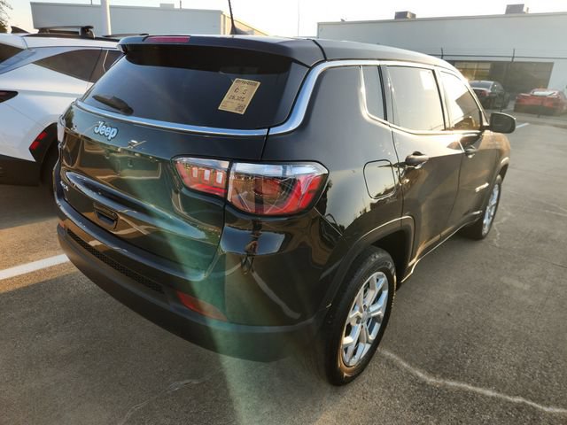 Used 2024 Jeep Compass Sport AWD/4WD image 6