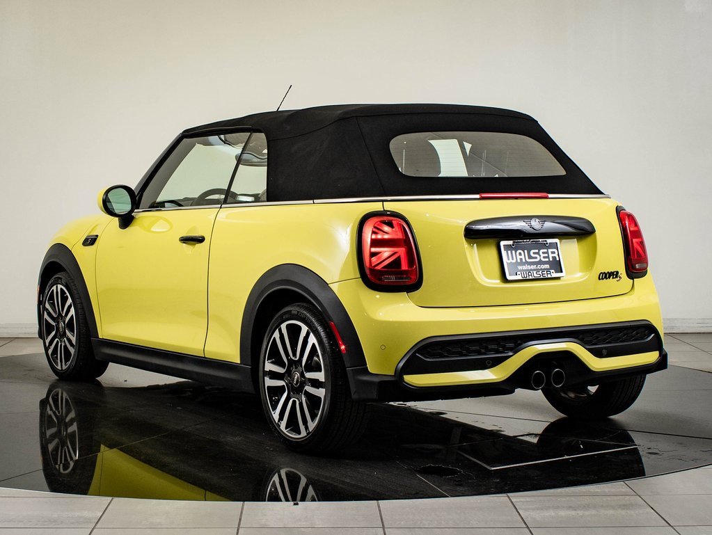 Used 2023 MINI Cooper S w/ Signature Upholstery Package image 7