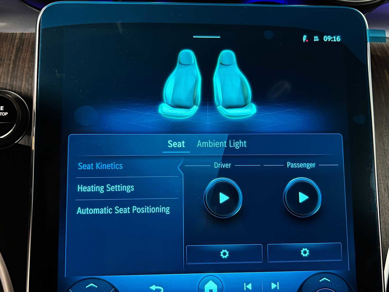 Used 2025 Mercedes-Benz C 300 4MATIC Sedan image 26