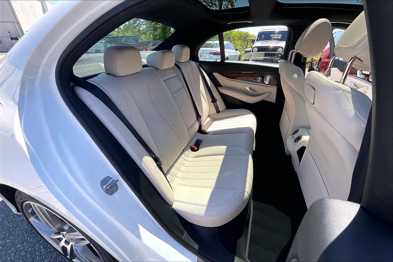 Used 2018 Mercedes-Benz E 300 4MATIC image 19