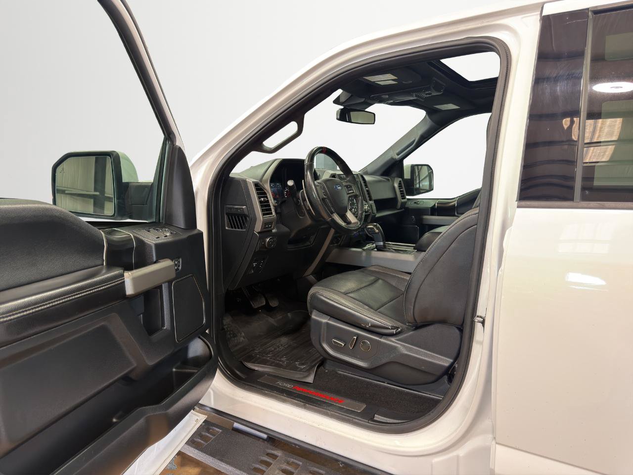 Used 2020 Ford F150 Raptor w/ Equipment Group 802A Luxury AWD/4WD image 11