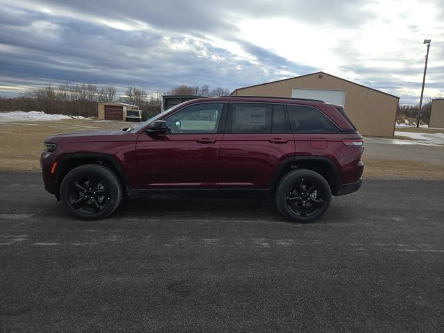 New 2026 Jeep Grand Cherokee Limited w/ Limited Altitude Package AWD/4WD image 3