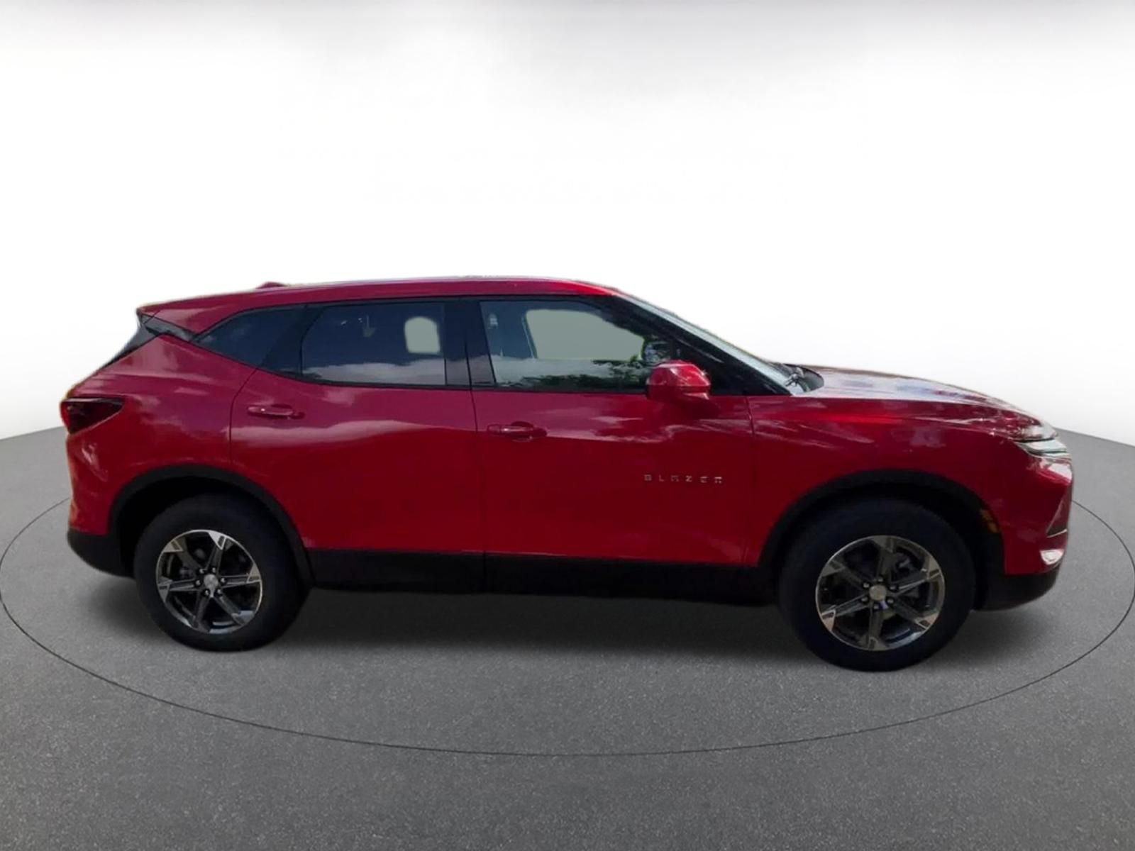 Used 2025 Chevrolet Blazer LT FWD image 16