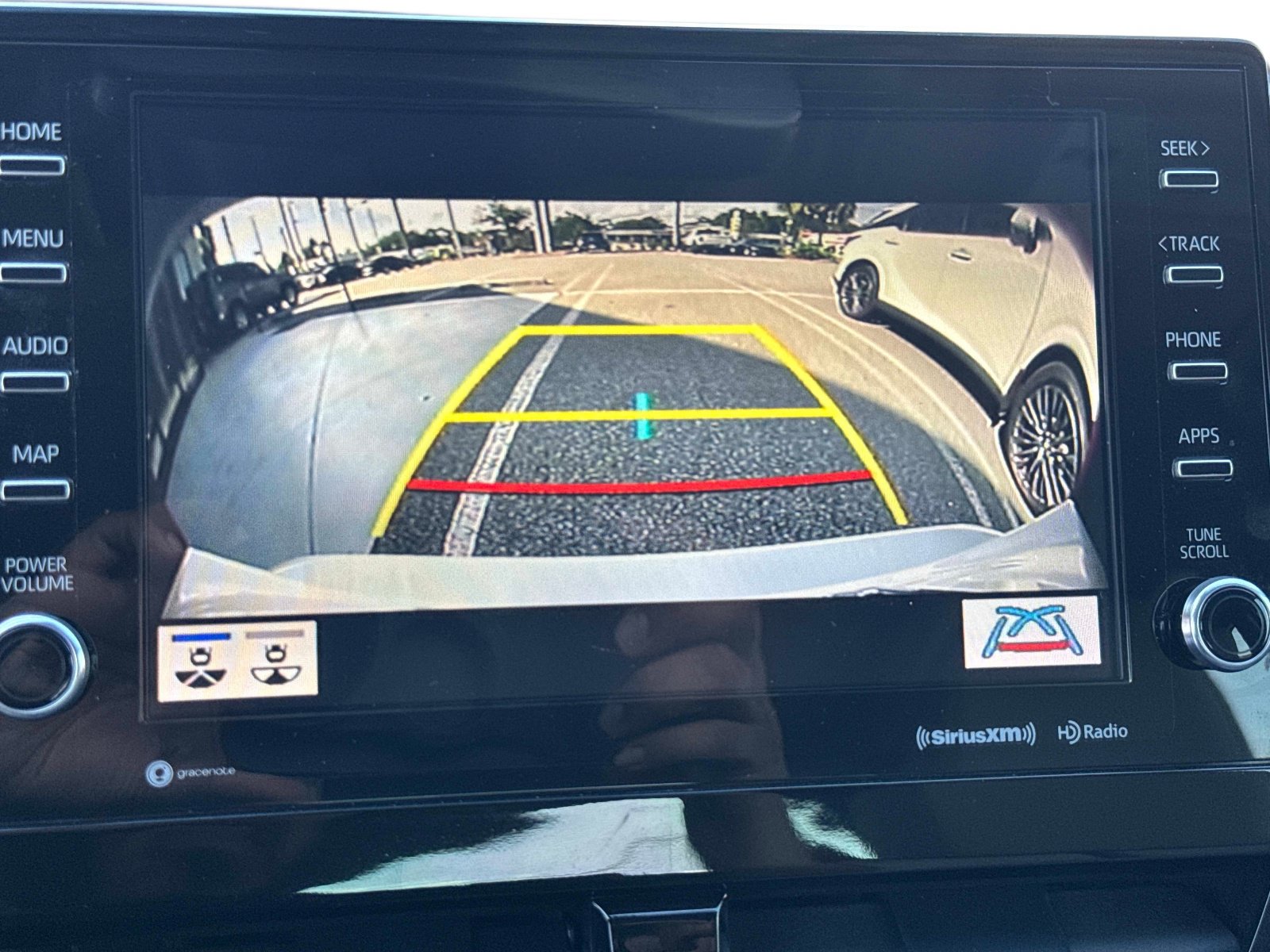 Used 2022 Toyota Camry XLE FWD image 23
