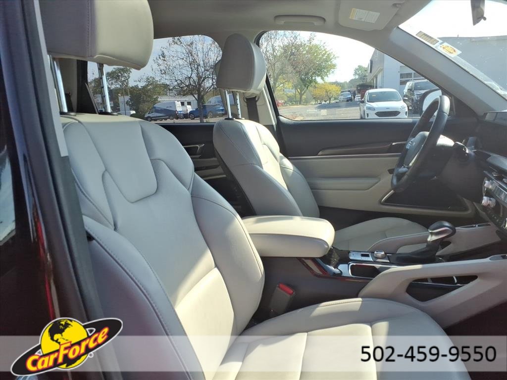 Used 2025 Kia Telluride S image 13
