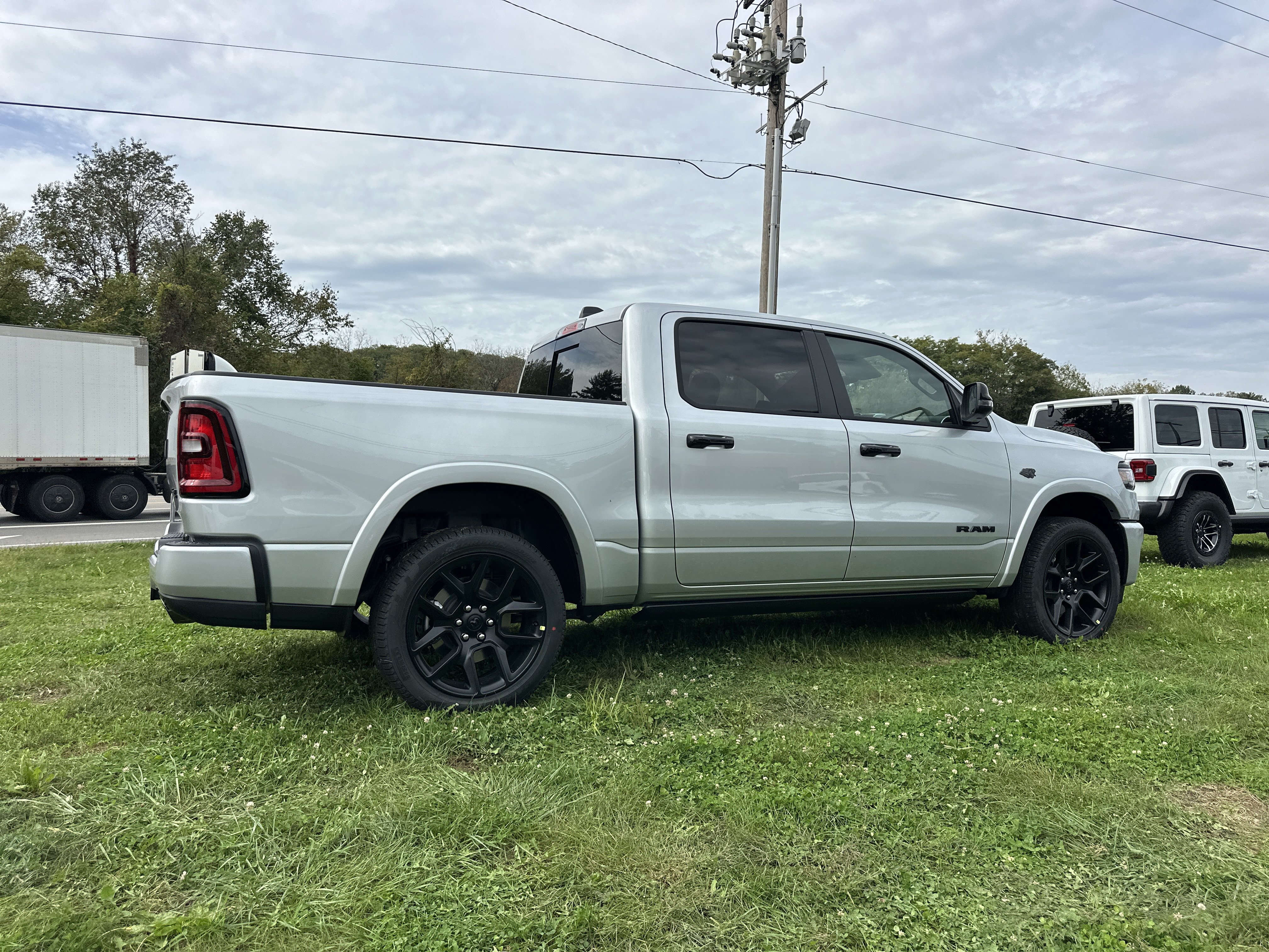 New 2027 RAM 1500 Laramie AWD/4WD image 21