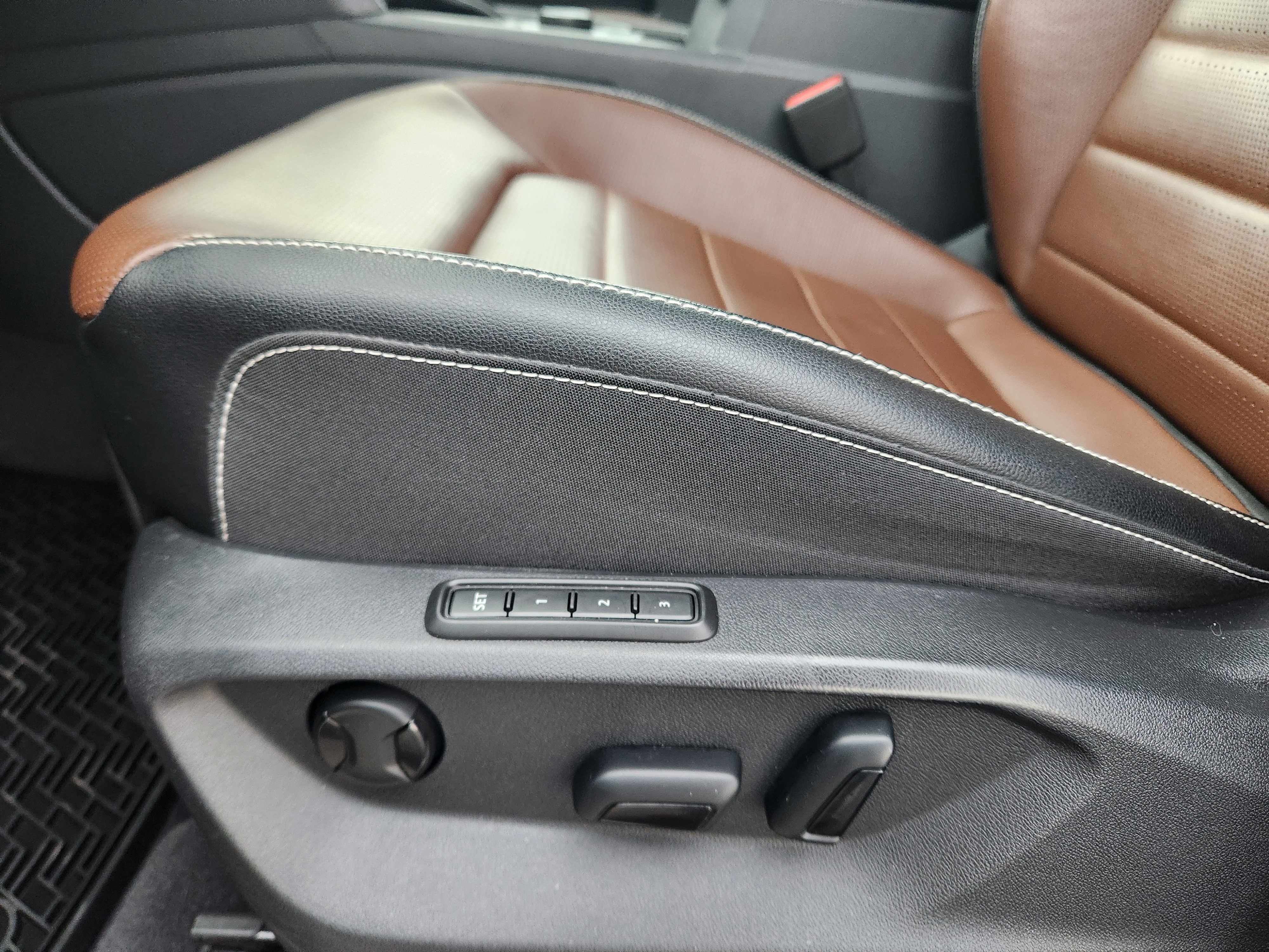 Certified 2022 Volkswagen Atlas SEL Premium image 15