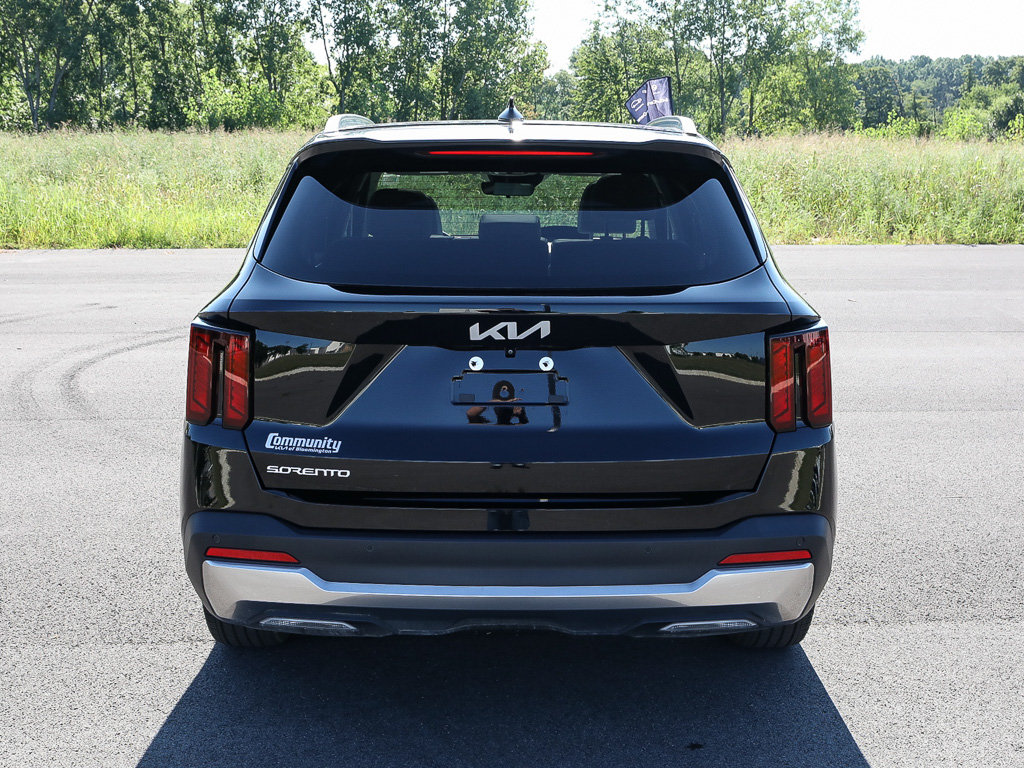 Certified 2025 Kia Sorento S w/ Panoramic Sunroof Package FWD image 6