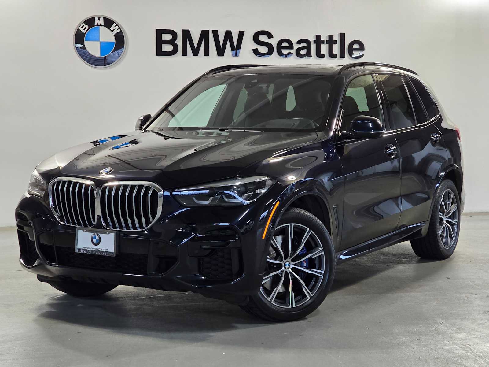 Used 2022 BMW X5 xDrive40i w/ M Sport Package image 1