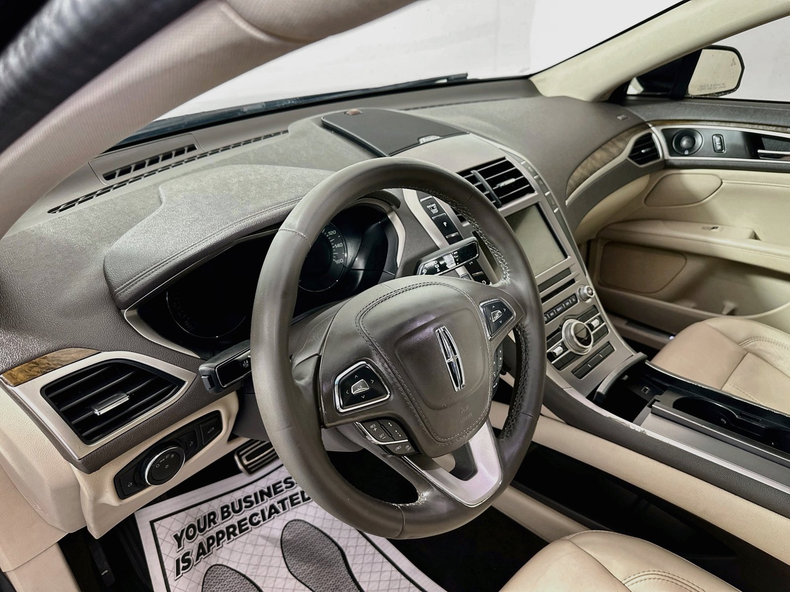 Used 2019 Lincoln MKZ Reserve w/ Reserve Plus Package FWD image 9