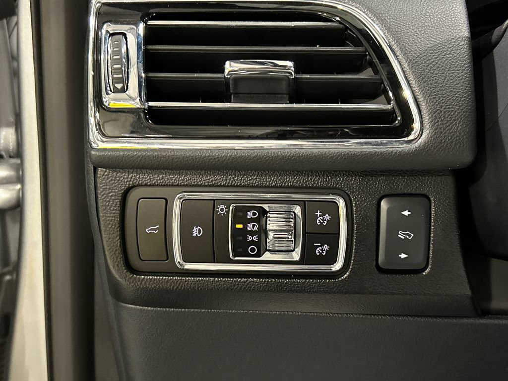 Used 2023 Lincoln Navigator Reserve AWD/4WD image 20