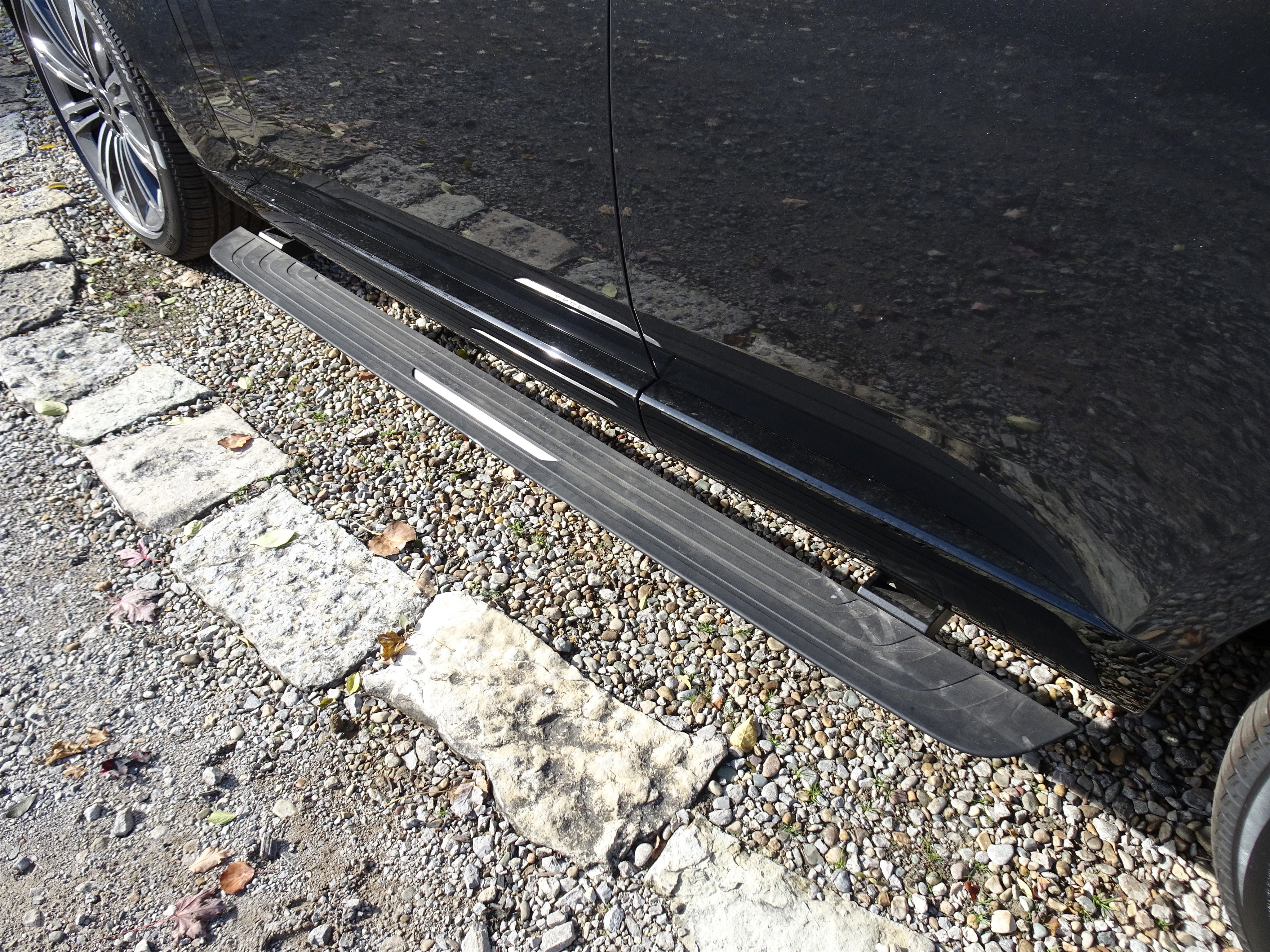 New 2025 Land Rover Range Rover SE image 24