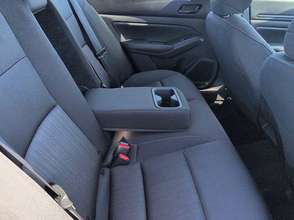 Used 2024 Nissan Altima 2.5 S FWD image 8