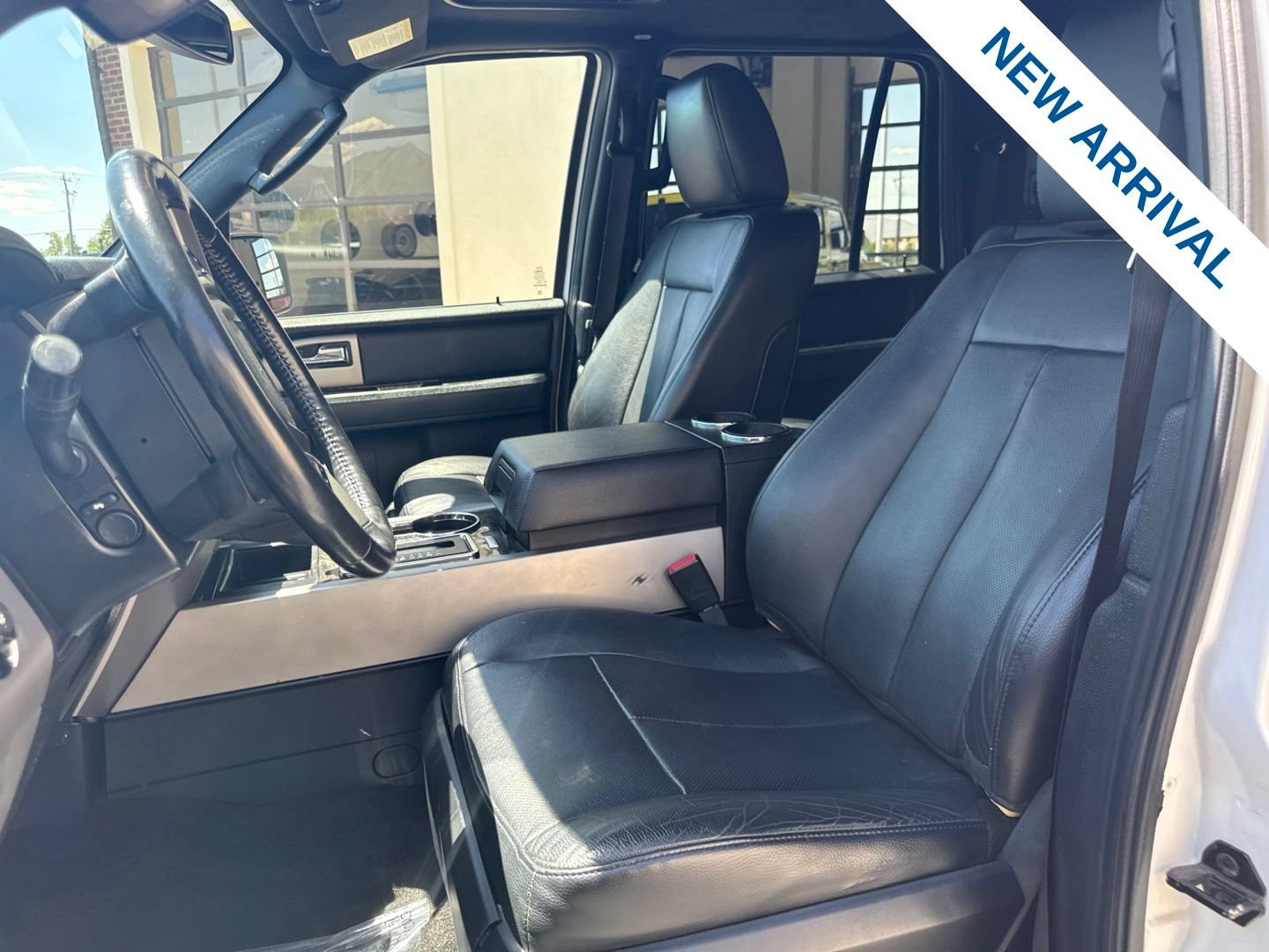 Used 2017 Ford Expedition EL Limited w/ Equipment Group 301A AWD/4WD image 18