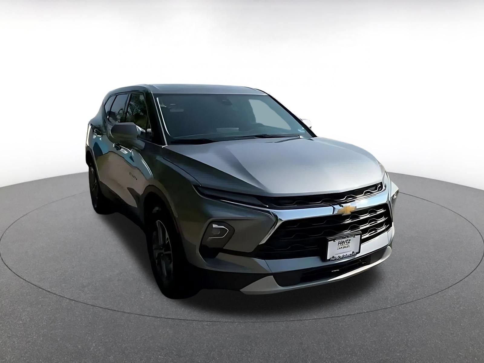 Used 2025 Chevrolet Blazer LT FWD image 3